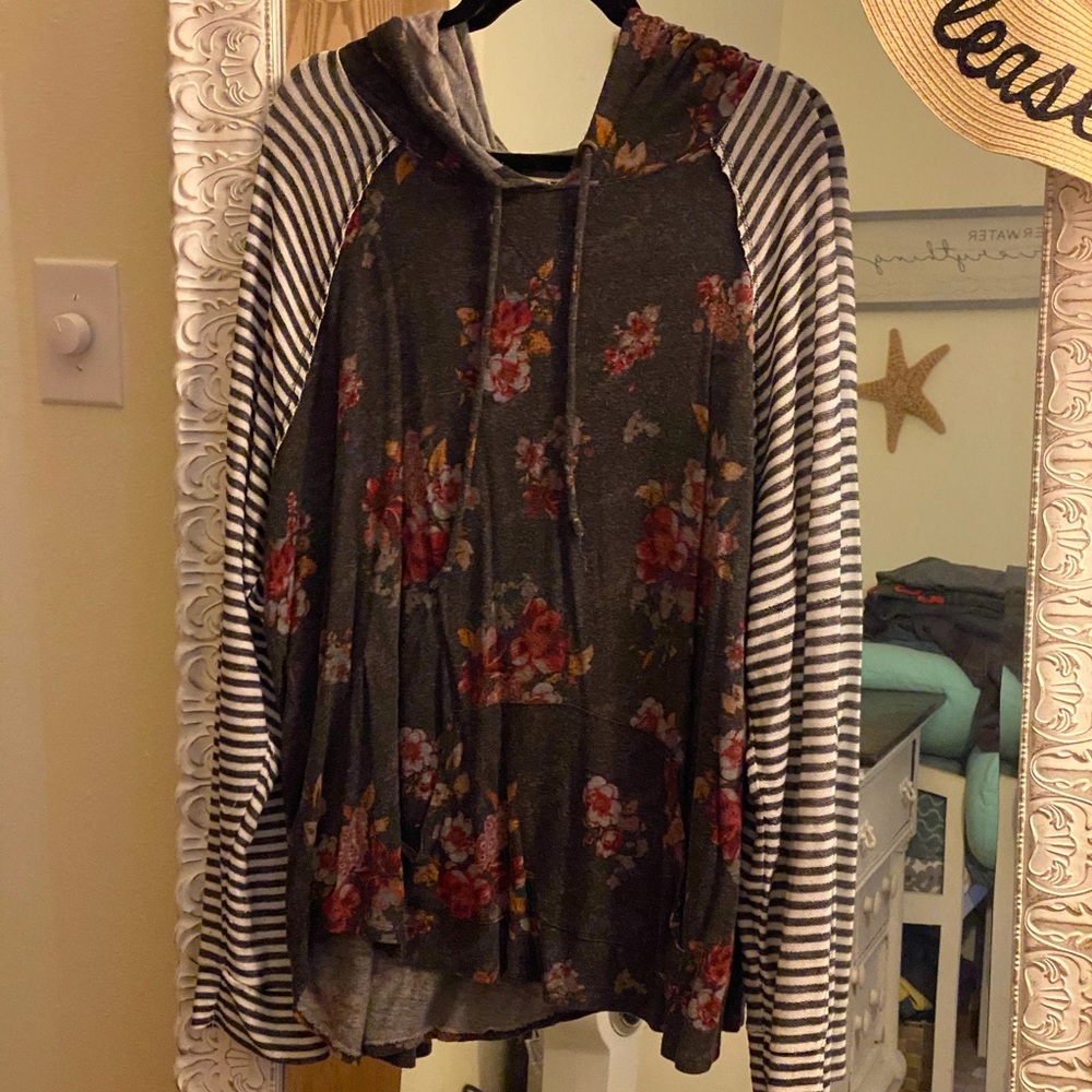 Cute gray floral & striped patterned lightweight